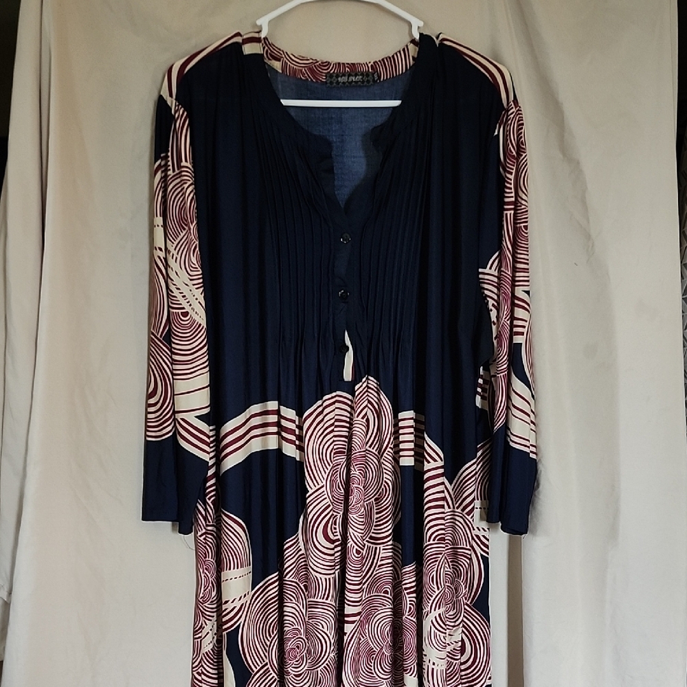Navy and Burgandy 3/4 Sleeve Tunic